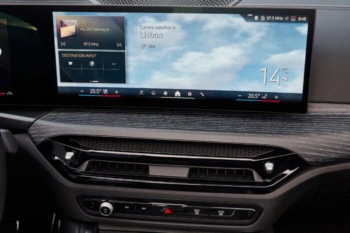 Kevesebb gomb, több fény vár az új BMW-ben 7