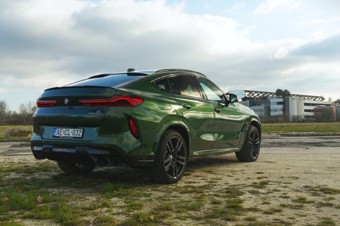 Erőszakos cselekménynek minősül – BMW X6 M 8