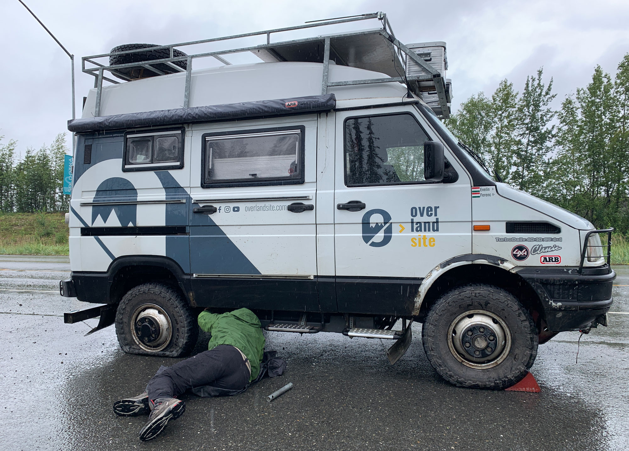 Kamurendszámmal eladó a világjáró magyar terepjáró 5