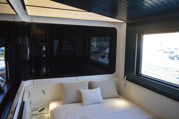 Egy villa árát kérik el ezért a lakókamionért 3