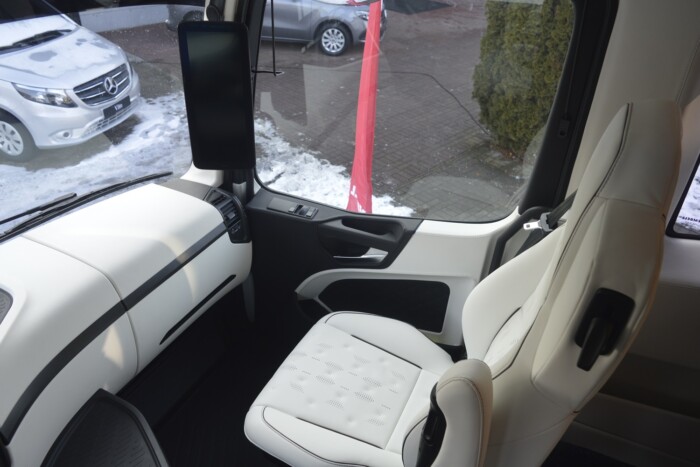 Egy villa árát kérik el ezért a lakókamionért 7