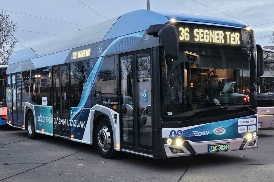 Hidrogénbusz áll a budapesti utasok szolgálatába