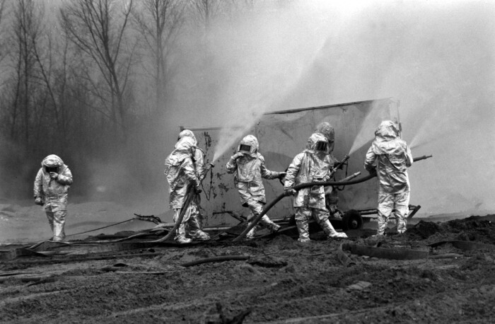 Pokoli lángok közepette lett világhírű egy magyar falu 3