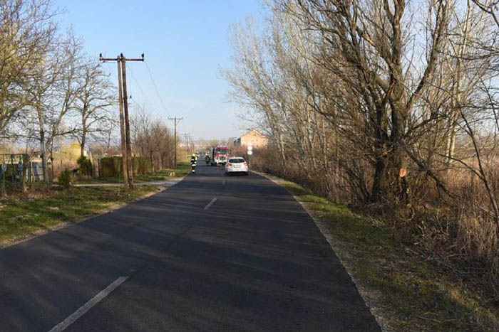 Letagadták, hogy az autóból kizuhant és meghalt nő velük utazott Várpalotánál