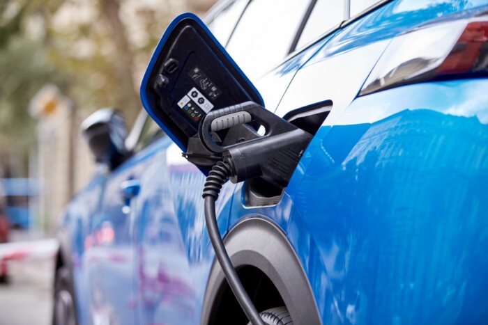 Máris hozzányúltak a villanyautók állami támogatásához
