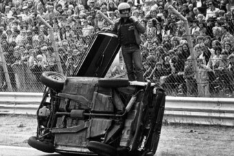 Ezért versenyeztek eszement hátramenetben a hollandok