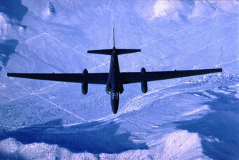 Egy izomautó segítsége nélkül képtelen leszállni a legendás kémrepülő