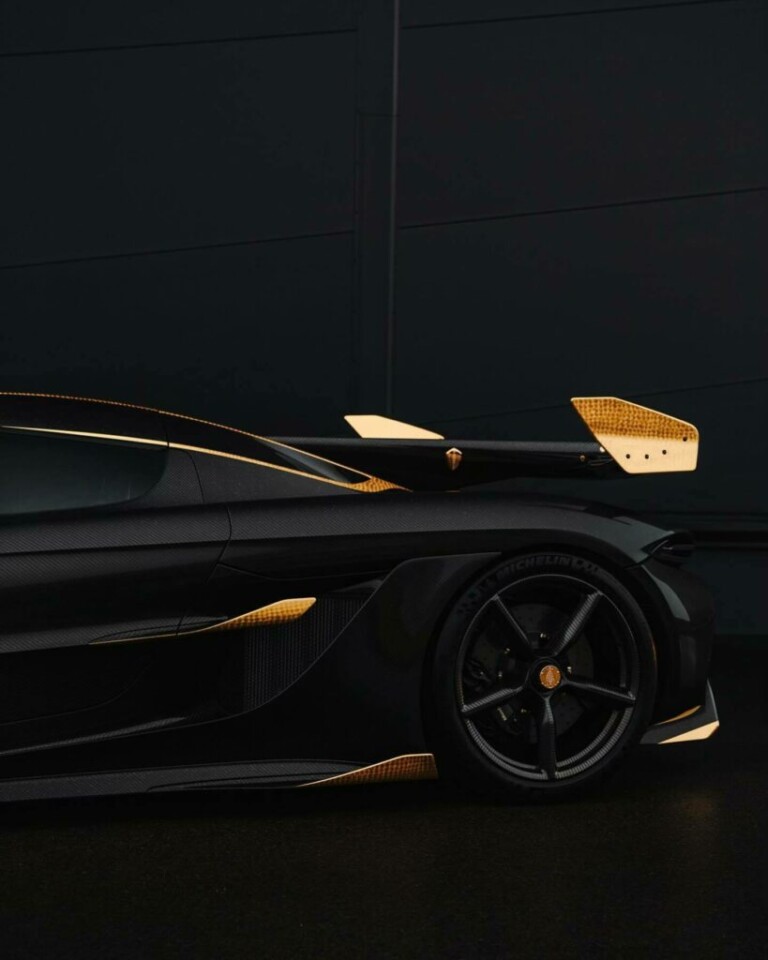 Eszméletlen, ahogy valódi arannyal díszítik az új hipersportautót 4