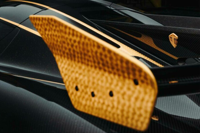 Eszméletlen, ahogy valódi arannyal díszítik az új hipersportautót