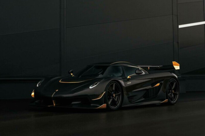 Eszméletlen, ahogy valódi arannyal díszítik az új hipersportautót 3