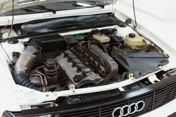 Gyűjteményből került elő a nyolcvanas évek legendás Audija 5 | Vezess Gyűjteményből került elő a nyolcvanas évek legendás Audija 5