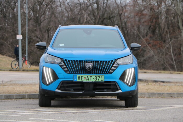 Ilyen egy átlagautósnak tervezett villanyautó 15 millióért 6