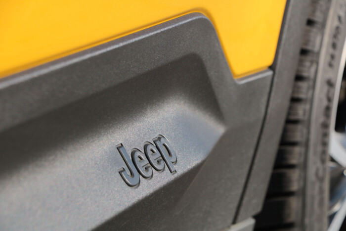 Nyomokban terepjárót tartalmaz 14