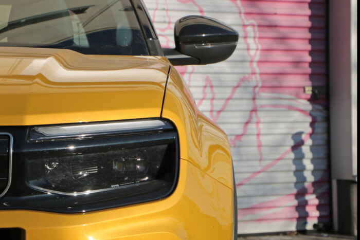 Nyomokban terepjárót tartalmaz 6