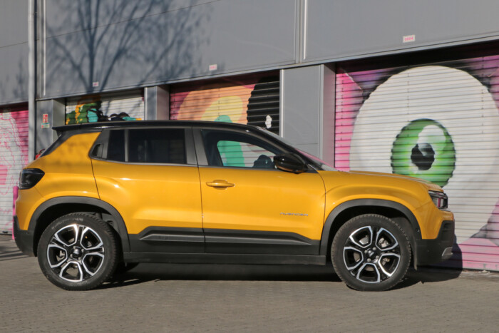 Nyomokban terepjárót tartalmaz 7