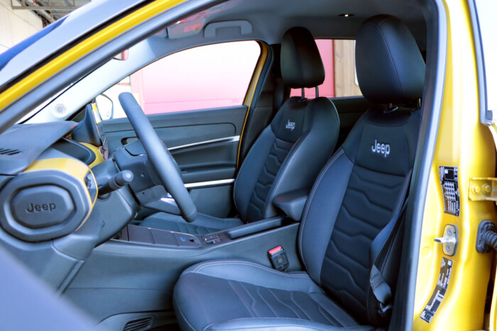 Nyomokban terepjárót tartalmaz 10