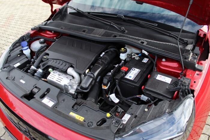 Megúszós lett a megújult Corsa 13 | Vezess Megúszós lett a megújult Corsa 13