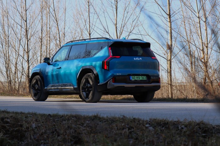 Óriás játékautó 30 millióért érdekel? 15