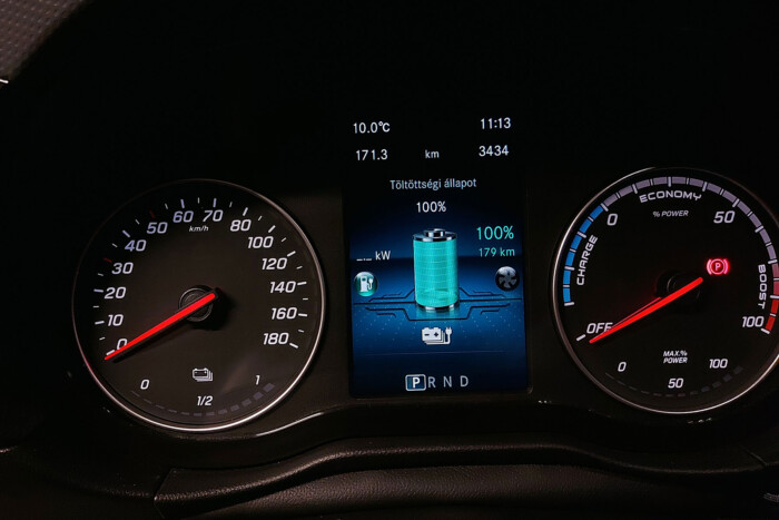 Nem túl drága egy Mercedes futárkodni? 15