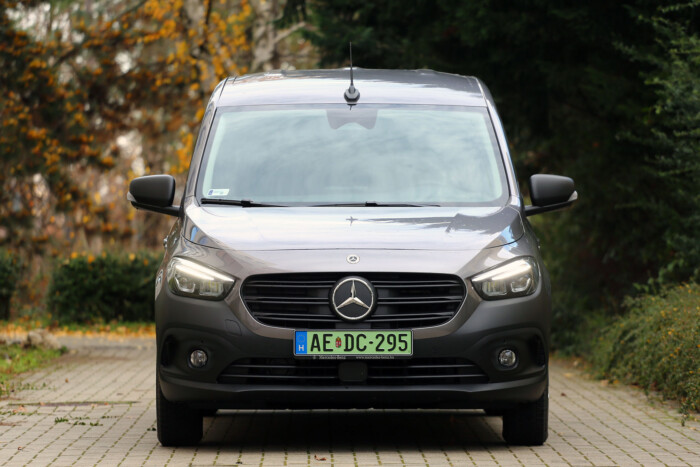 Nem túl drága egy Mercedes futárkodni? 14