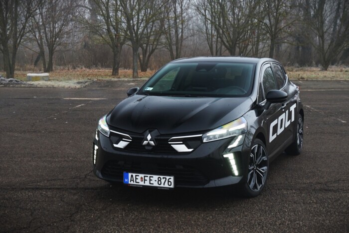 Így lehet közel 10 milliót elkölteni egy kisautóra – Mitsubishi Colt 17