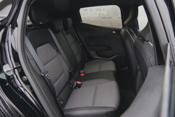 Így lehet közel 10 milliót elkölteni egy kisautóra – Mitsubishi Colt 11