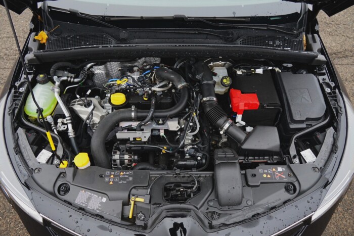 Így lehet közel 10 milliót elkölteni egy kisautóra – Mitsubishi Colt 13