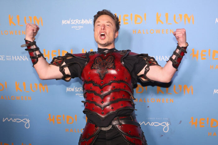 Elon Musk forradalmasítja a kalapácsot