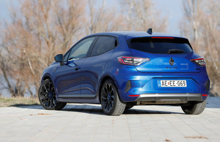 Takarékos hajtást rejt a sportos külső 20