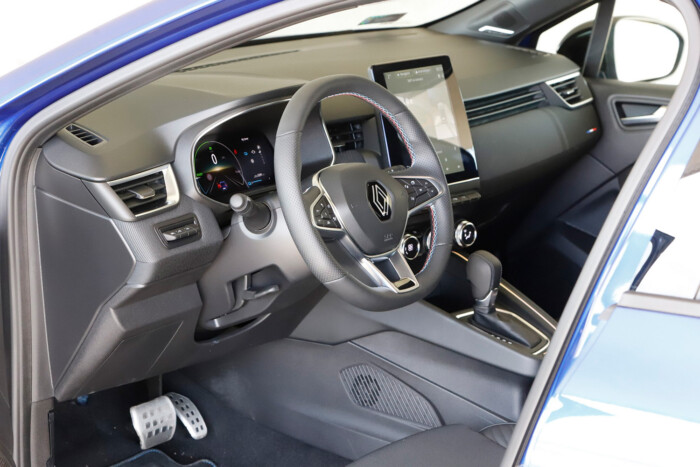 Takarékos hajtást rejt a sportos külső 10