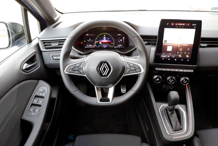 Takarékos hajtást rejt a sportos külső 18