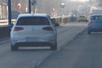 Vett egy 300 lóerős kocsit a feleségének, drága lett a pesti tesztvezetés
