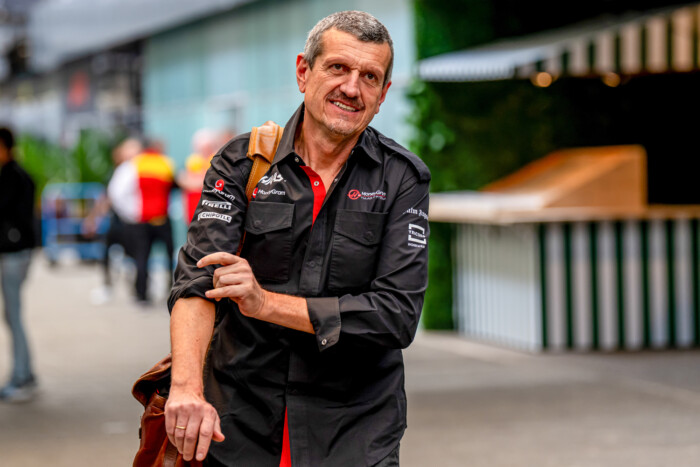 F1: Kirúgták a népszerű csapatfőnököt