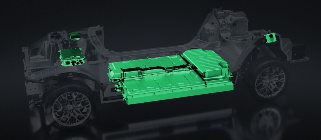 Ikonikus luxusmárkáktól jönnek villanyautók