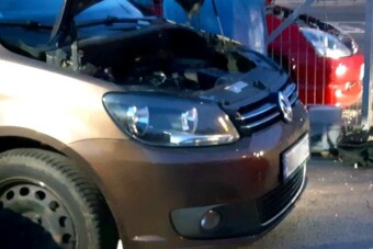 Vidra költözött egy autó motorterébe Fonyódon