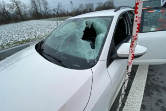 Lehulló jég okozott életveszélyt Svájcban