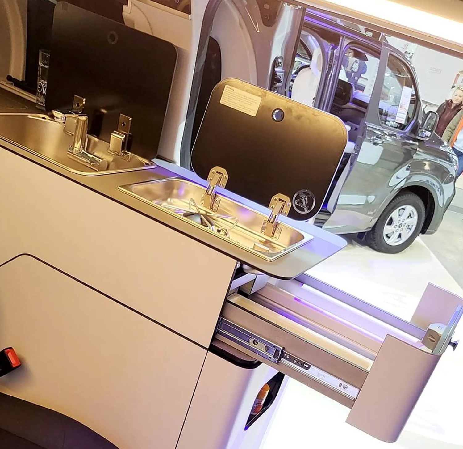 Otthonos kempingbusszal állt elő a Westfalia 3