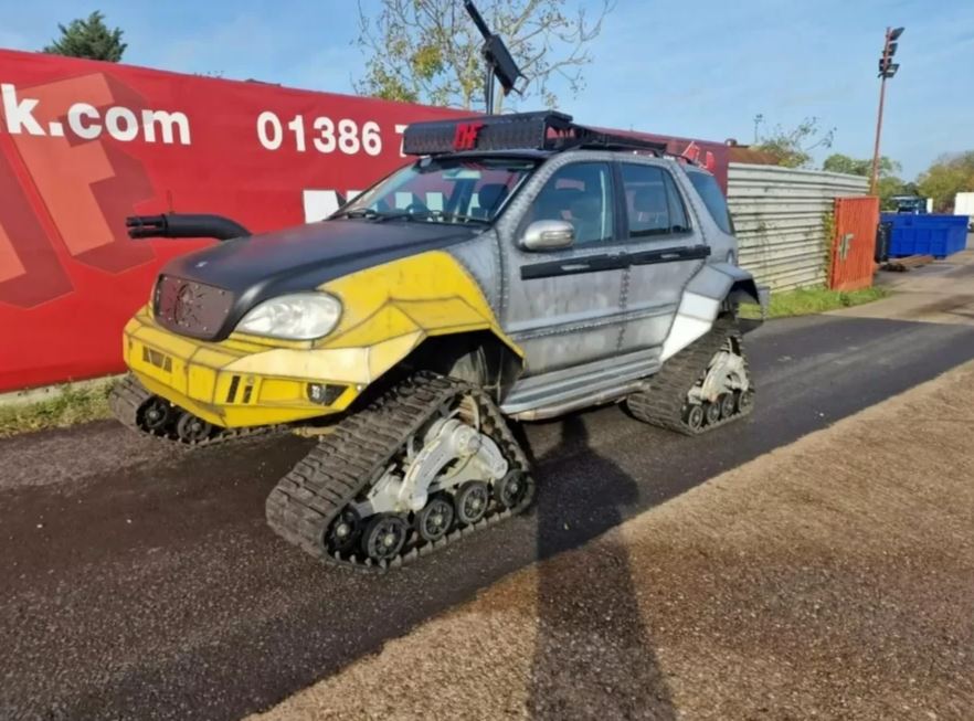 Egy Mercedes, ami nem csak a zombikat, az agysejteket is pusztítja 1