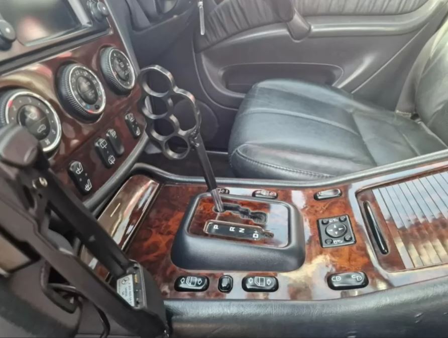 Egy Mercedes, ami nem csak a zombikat, az agysejteket is pusztítja 4