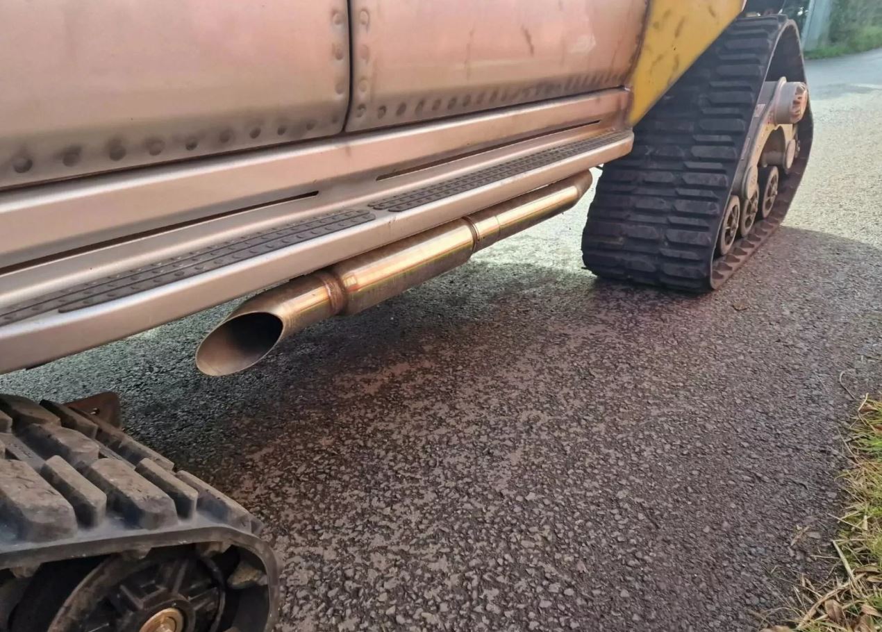 Egy Mercedes, ami nem csak a zombikat, az agysejteket is pusztítja 5