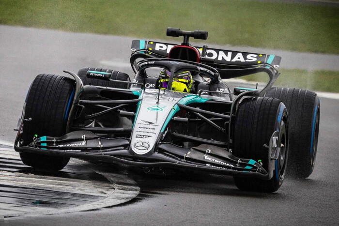 F1: Szabálytalan lehet a Mercedes új autója?
