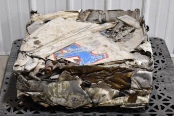 Milliókat ért egy összepréselt versenyautóroncs