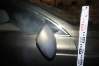 Kamaszok barmoltak szét több autót Baján 6