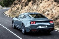 Kiábrándítóan érkezik Európába az új Ford Mustang 19