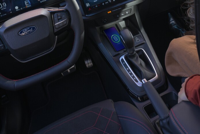 Okosautót faragtak a legkisebb Fordból 8