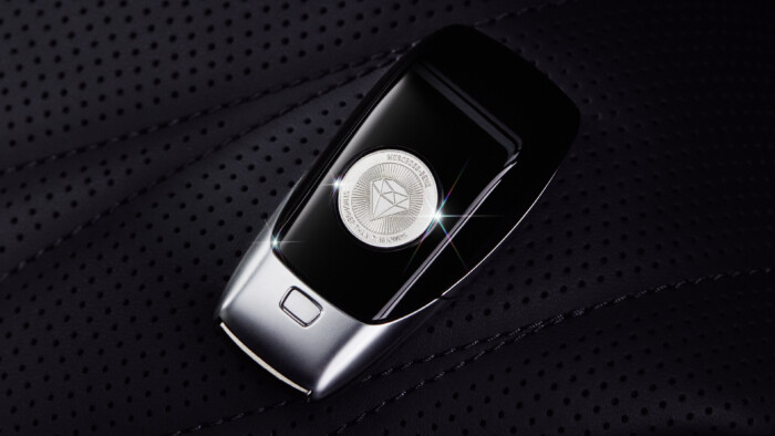 A Mercedes ledobta a Valentin-napi bombát 4