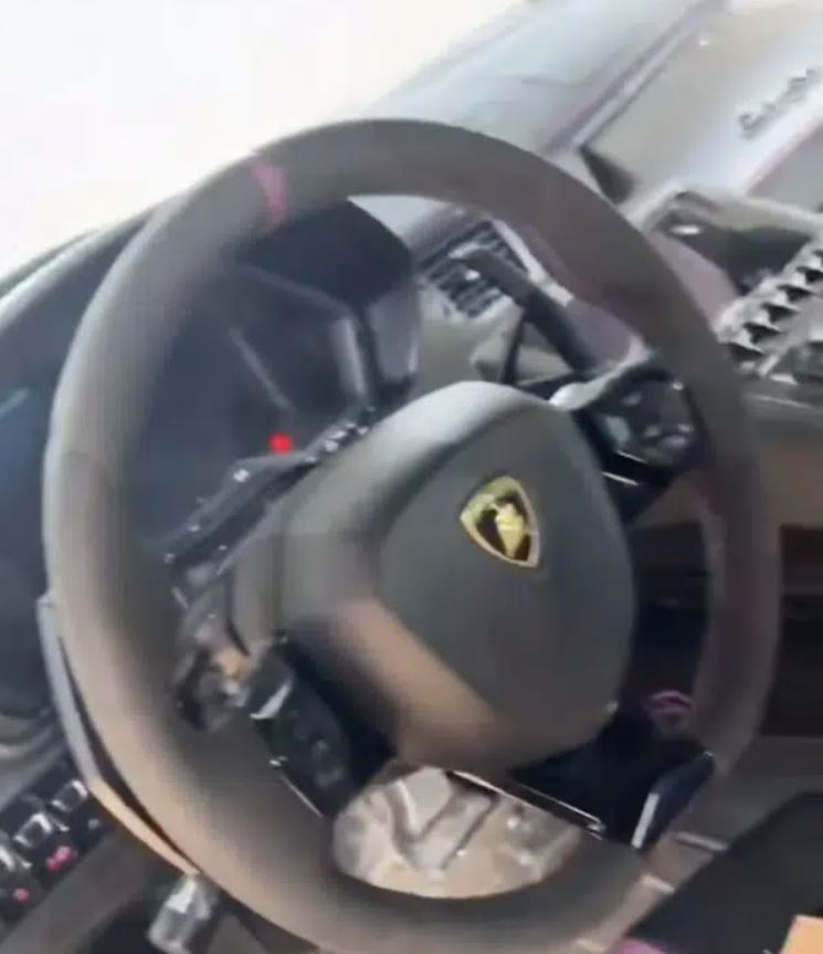 140 milliós sportautót találtak az esőerdőben 3