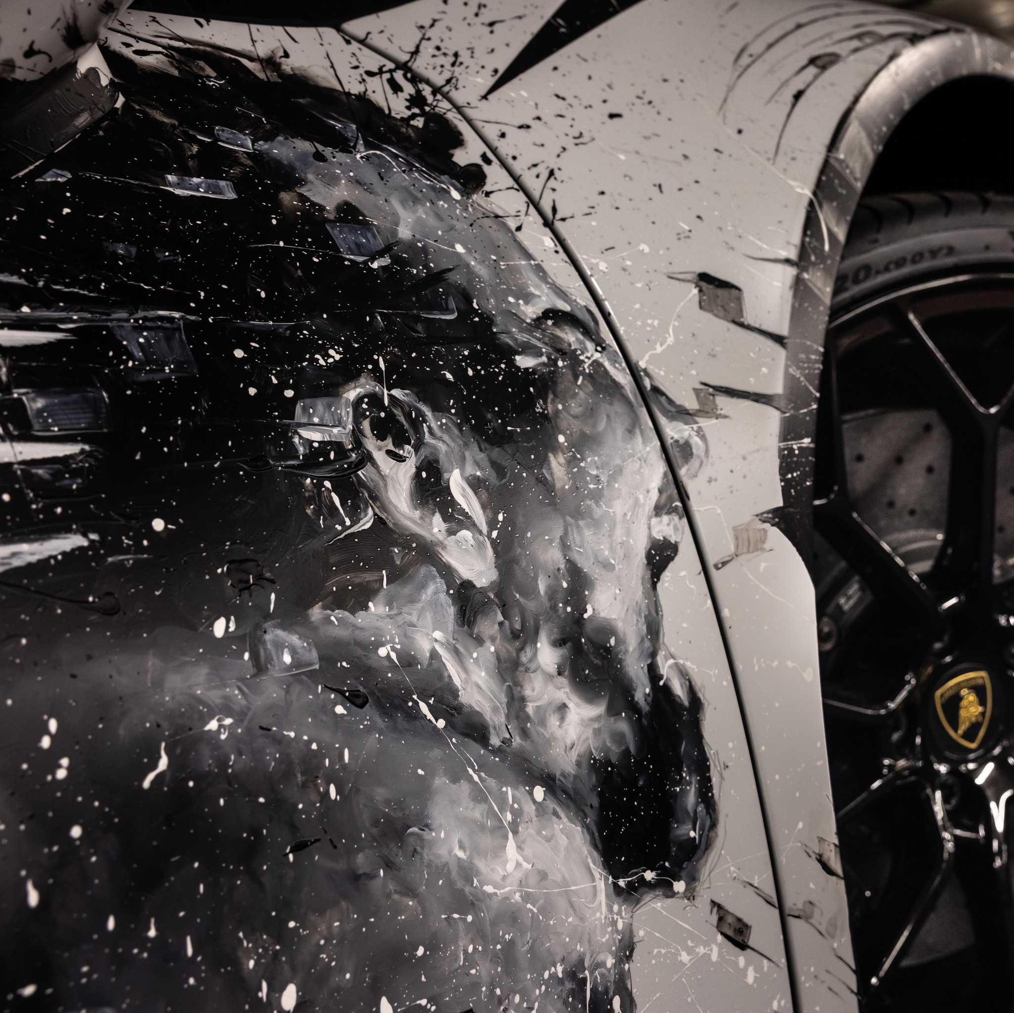 Művészi Lamborghini, amely két ököllel pusztít 5