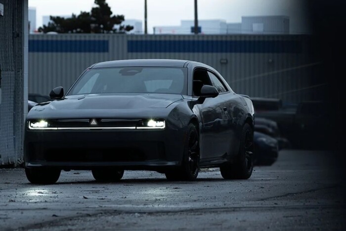 Vibrátort is kaphat a villanymotoros izomautó