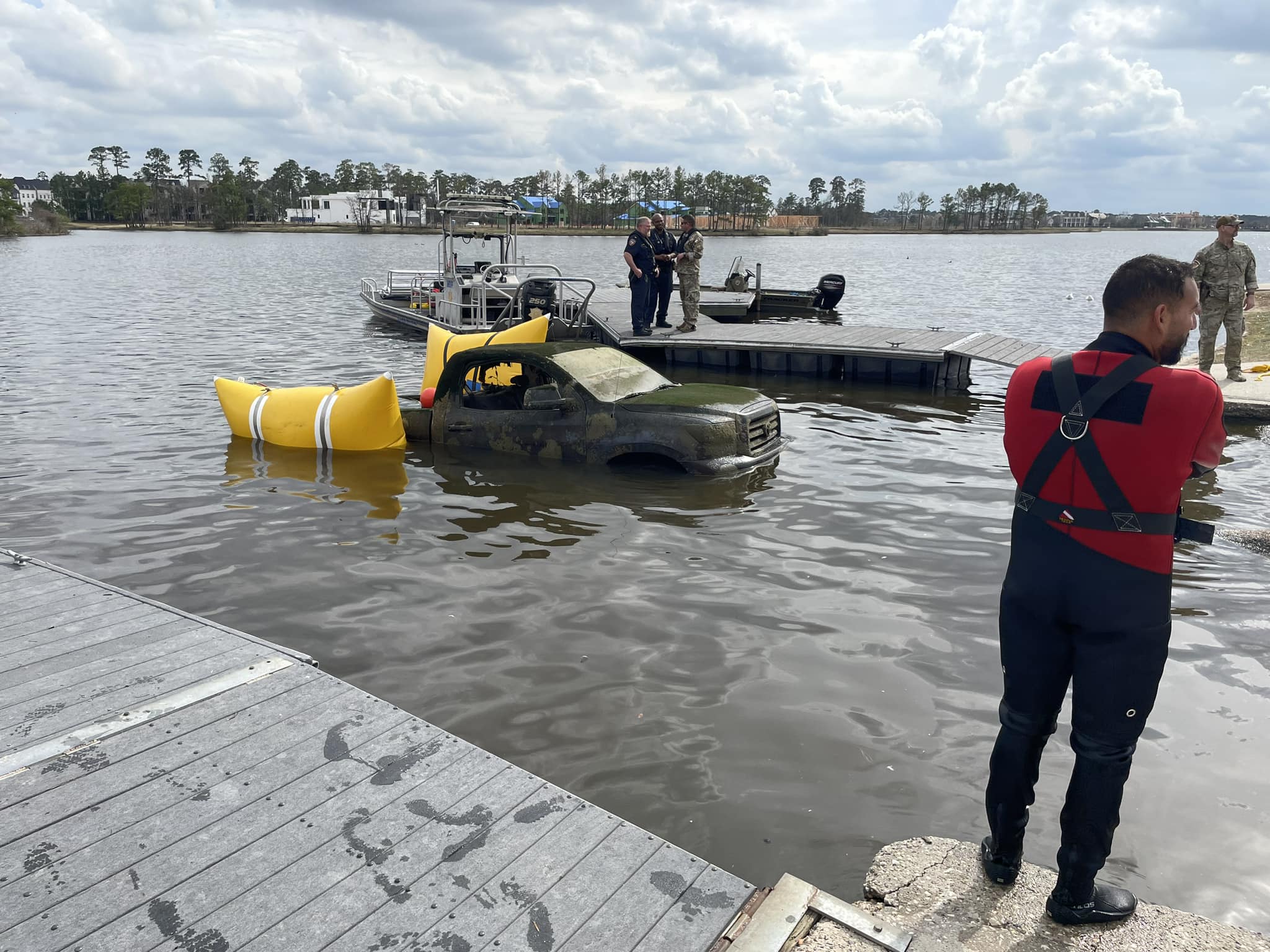 10 évig egy tó fenekén pihent, most kihúzták 2